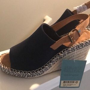 Tom’s Brand New Slingback Espadrilles, Navy Suede.